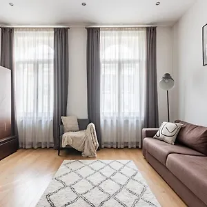 https://place-of-grace.praguehotelsweb.com